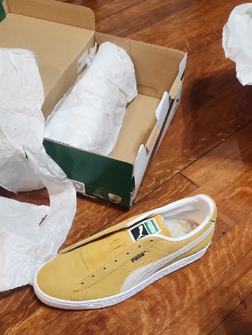 Puma Classic Suede Low-Top Sneakers in Mustard and White - Picture 2 of 2